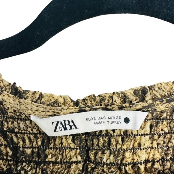 Zara Animal Print Smock Peplum Ruffle V-Neck
Top Small - Picture 9 of 10